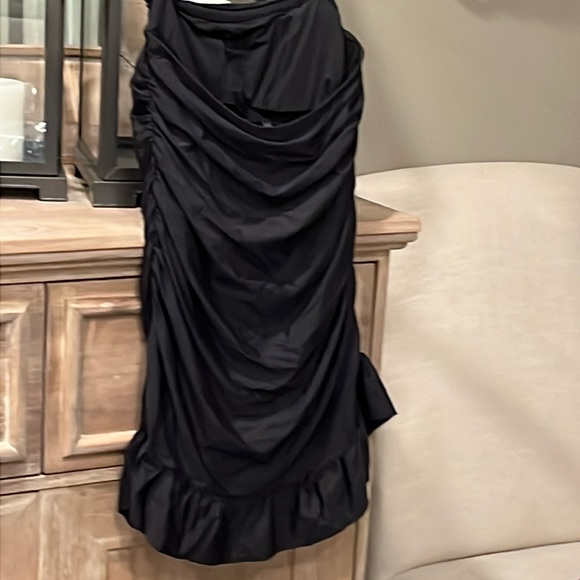 J. Crew one piece swim dress. Black in size 10. Removable neck strap, shelf bra. - Picture 2 of 5